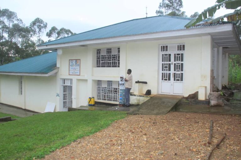 Butembo : l’UAC implante un laboratoire agricole pour produire des plantules de bananiers