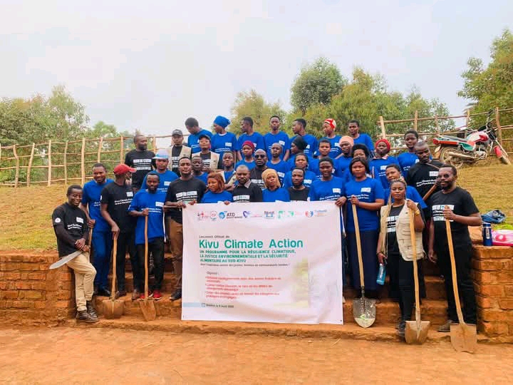 Journée nationale de l’arbre 2025 : « Kivu Climate Action » mobilise les jeunes filles et femmes du Sud-Kivu pour un reboisement durable et inclusif