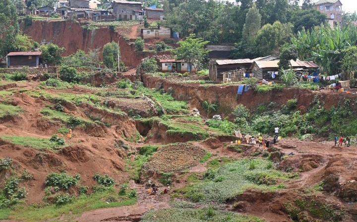 Sud-Kivu: à Buhozi, le sol s&rsquo;effondre à nouveau, des dizaines de maisons disparues