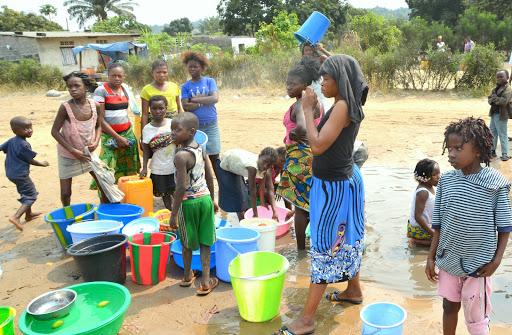 Kinshasa confrontée à une pénurie d’eau potable qui complique la vie des habitants